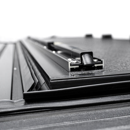 GMC Sierra 2500 Fold Back 2.0 Tonneau Cover